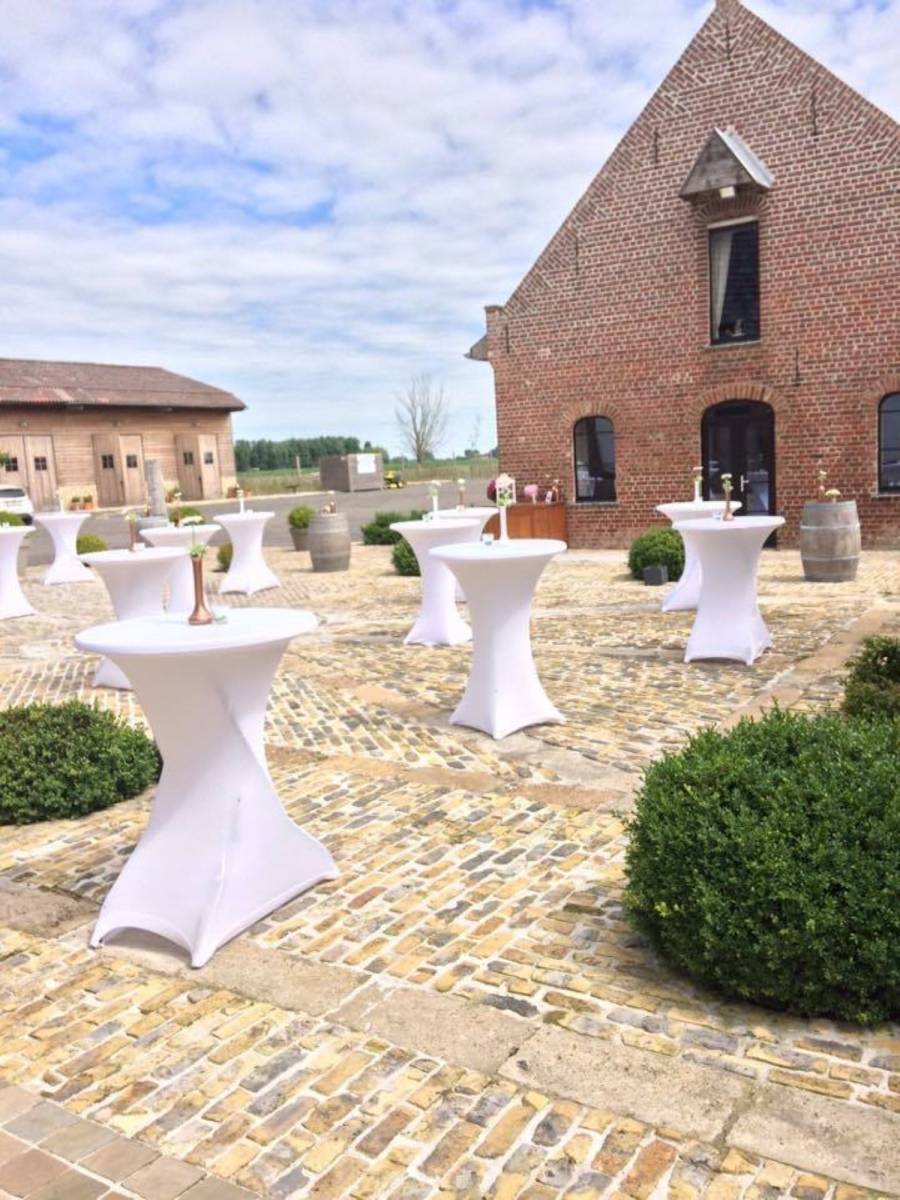 House of Weddings Domein t Eikennest Feestzaal West-Vlaanderen Diksmuide Beerst Tuin Park Vijver Tent Ceremonie Schuur pold (17)