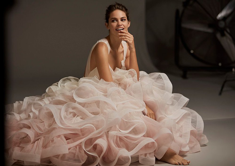 Opteriez-vous pour une robe de mariée colorée ?