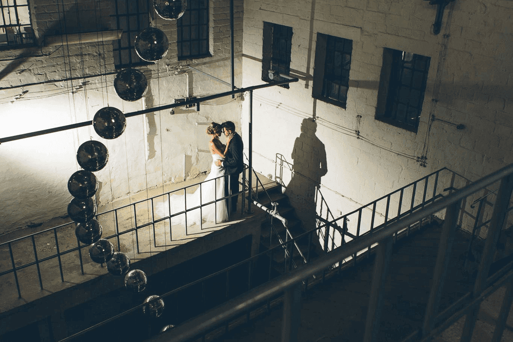 Straal karakter uit met je industriële feestzaal in Oost-Vlaanderen