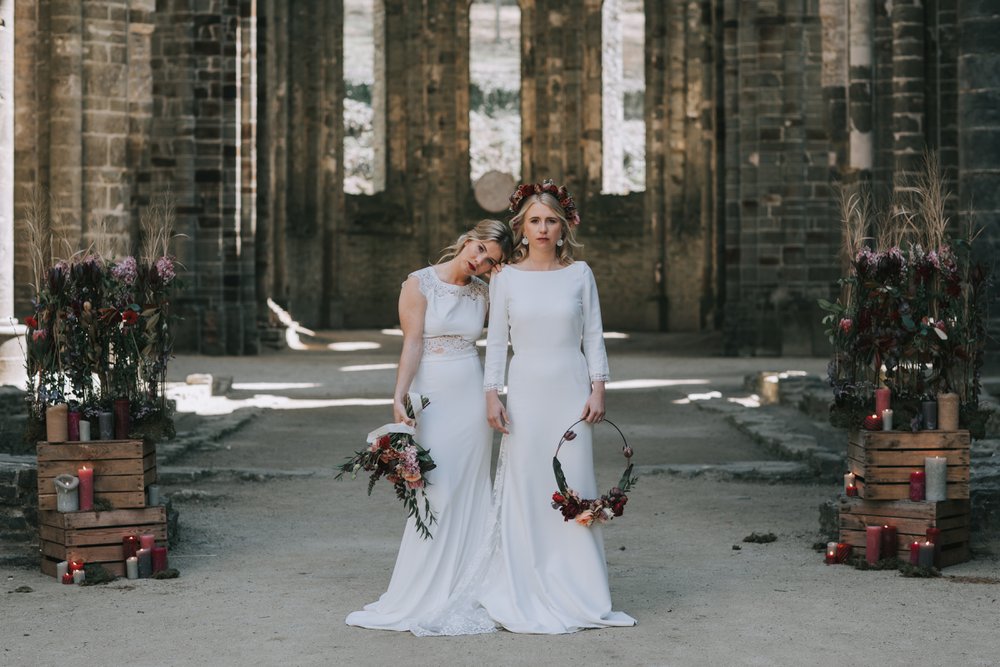 Dramatic Red Wedding Charm