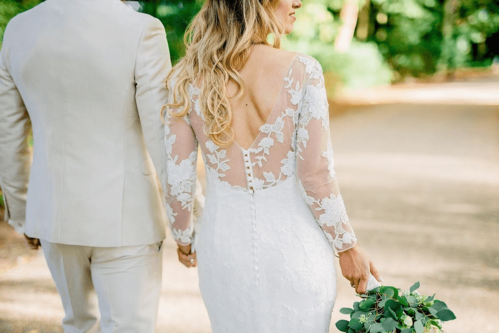 Met je kanten trouwjurk: alle kanten uit!