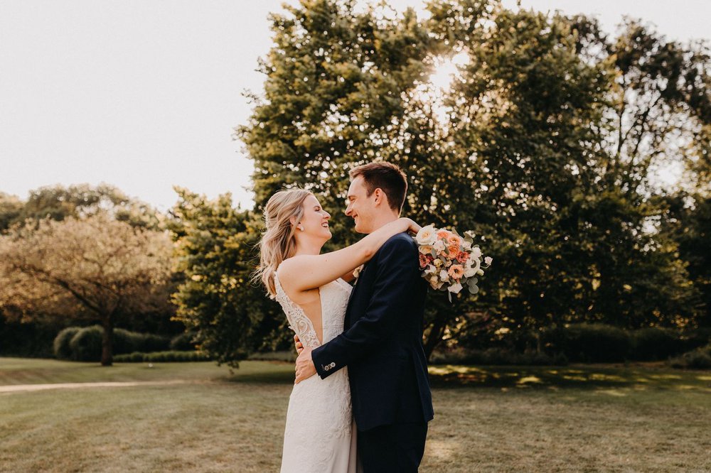 Het bloemrijke en romantische huwelijk van Isabelle & Thomas