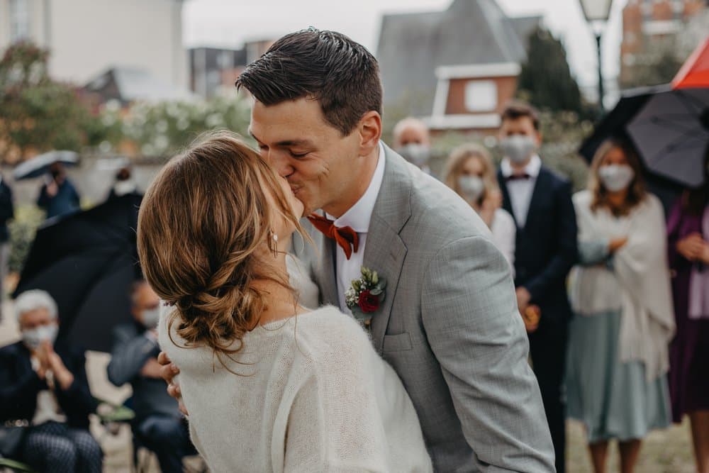 Het eerste koppel dat in het gemeentepark van Putte trouwde na COVID-19, Sihan & Glenn