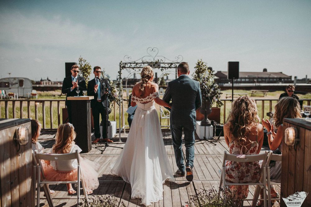 Un mariage idyllique avec vue sur la skyline gantoise ? C'est possible chez Gaston !