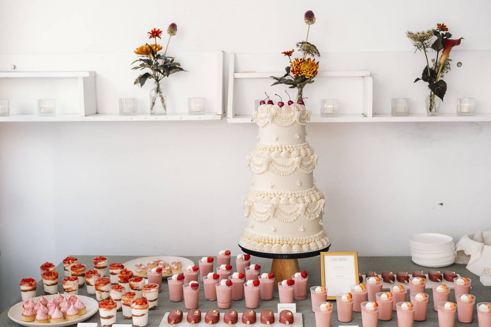Saving Big on Your Wedding Cake? Here's How to Keep It Stylish and Spectacular – Tips from Expert Karolien Beyens