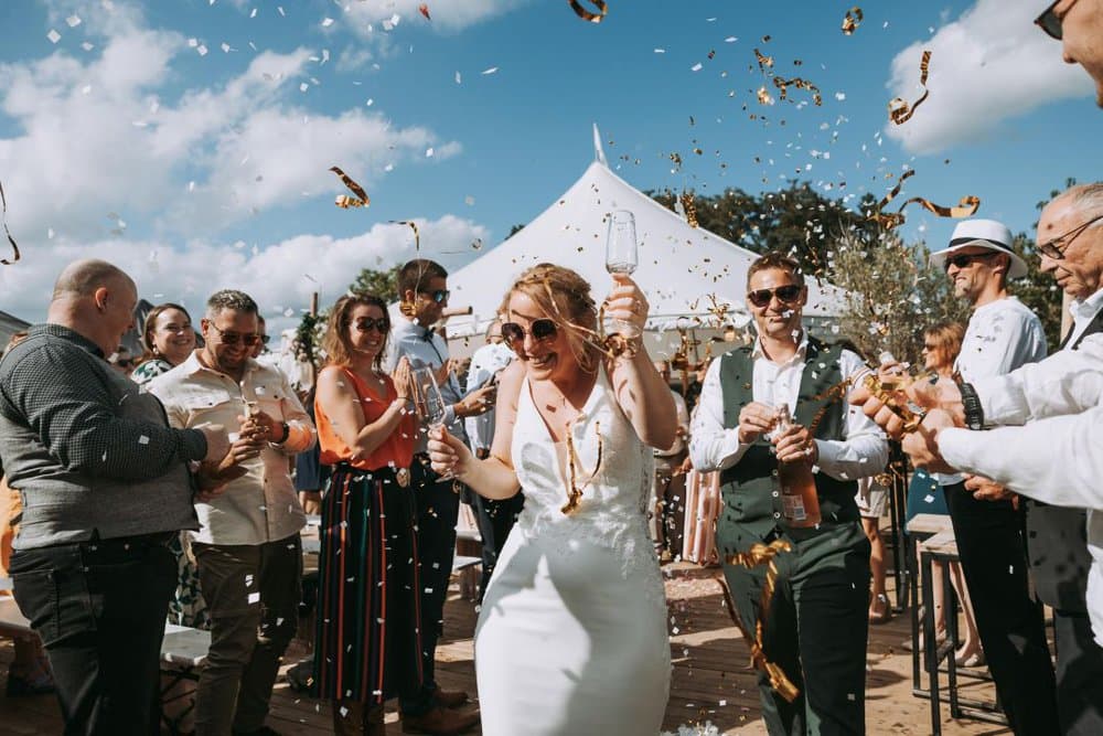 9 alternatieven voor gooien met rijst die je gasten én je fotograaf zullen liefhebben