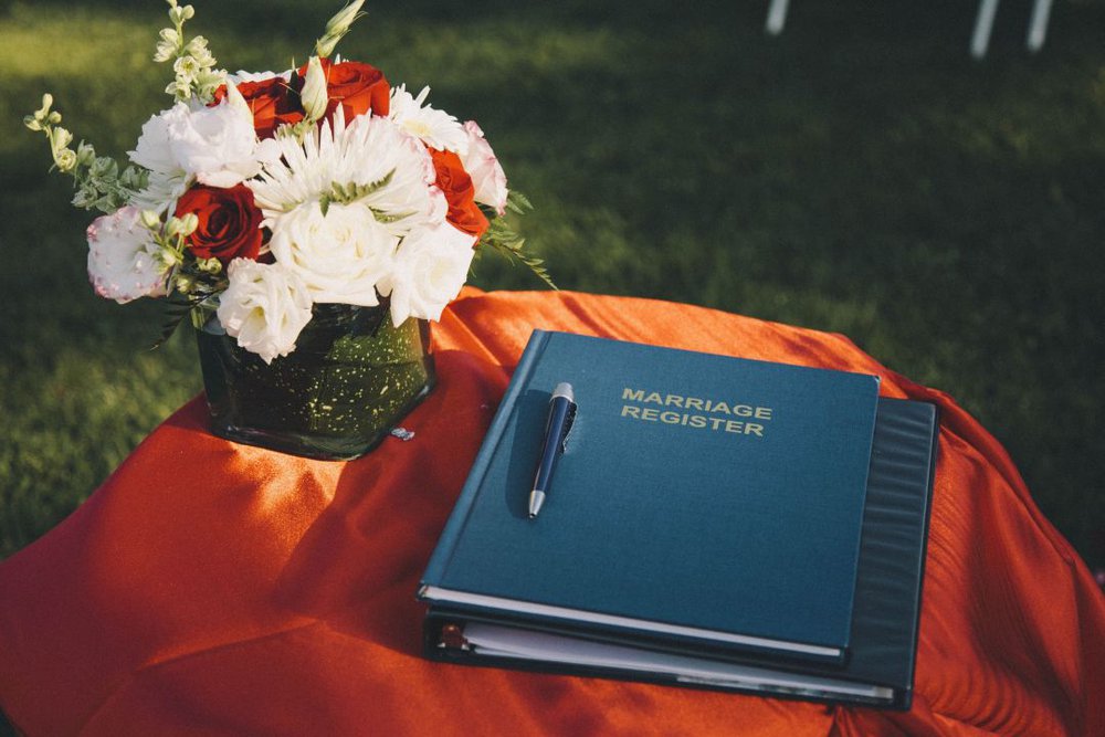 Livre d'or de votre mariage: traditionnel ou original?