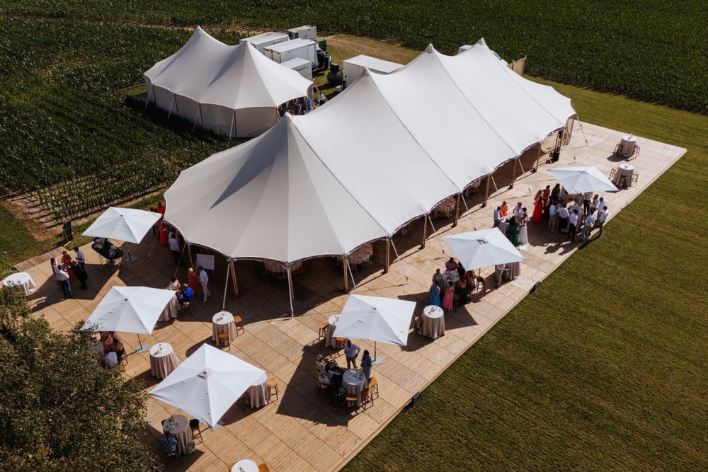 Cinq emplacements de choix pour le chapiteau de votre mariage!