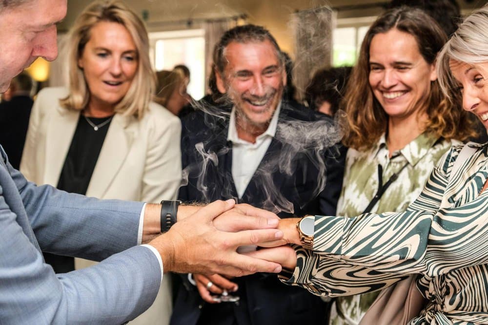 Voeg extra magie toe aan jullie bruiloft met wedding magician Guinelli