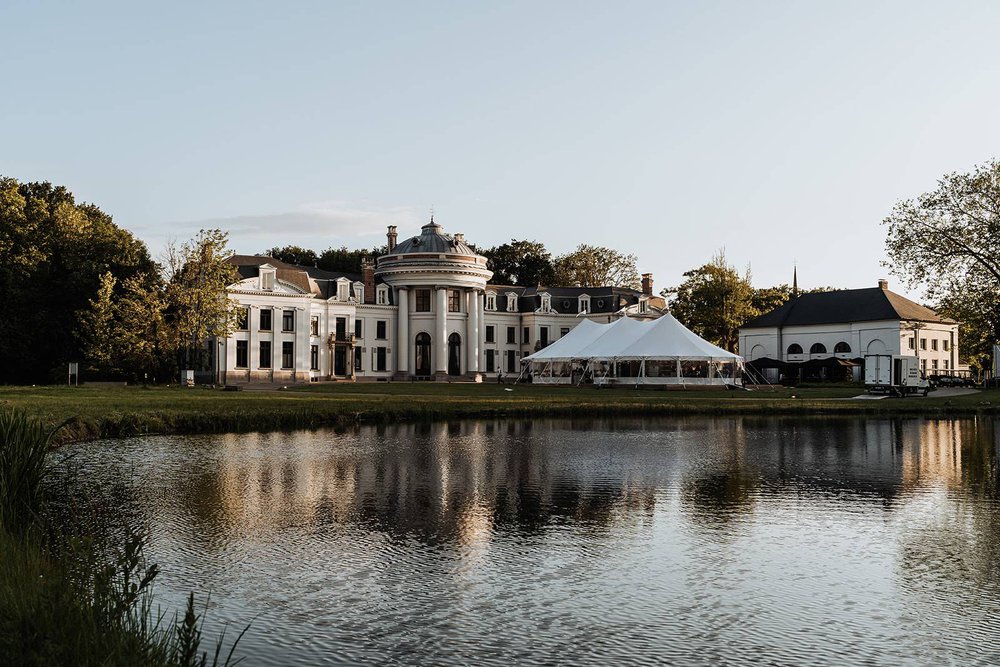 Waarom steeds meer koppels kiezen voor een overnachting op hun trouwlocatie, volgens Kasteel Blauwhuis