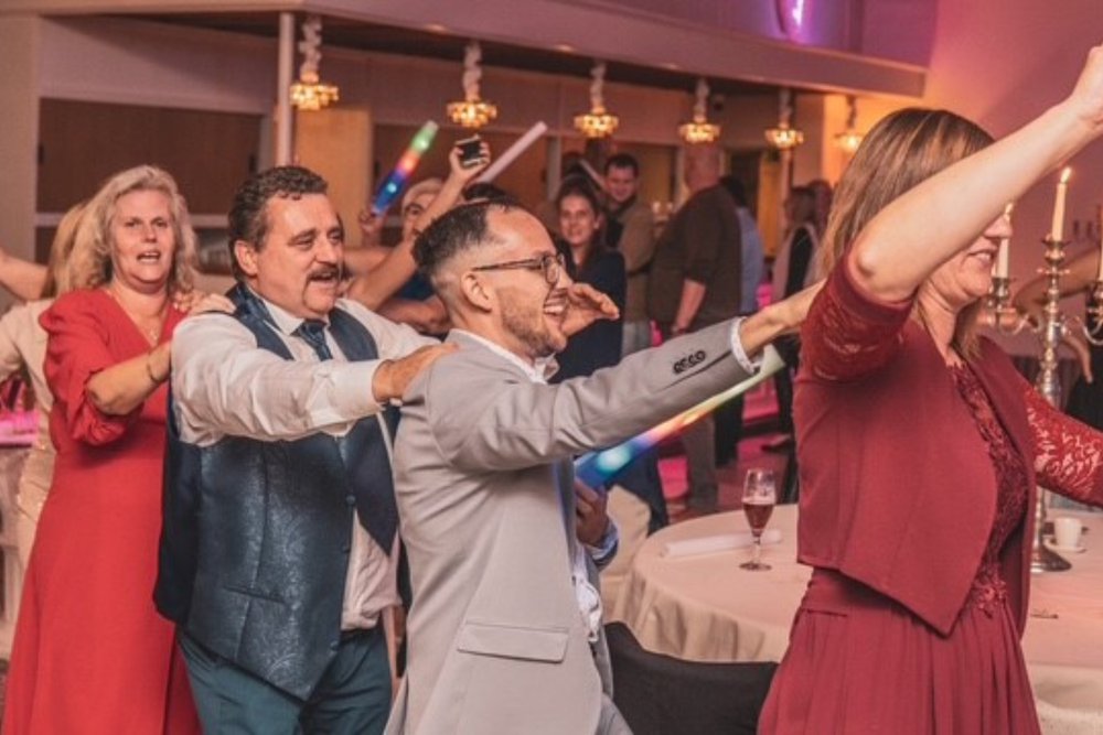 Voici comment DJ Gert V crée instantanément la bonne ambiance à votre mariage !