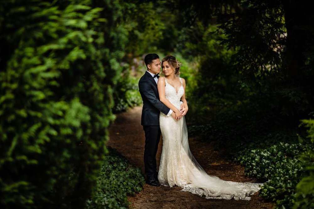 This is how you pose confidently at your wedding!