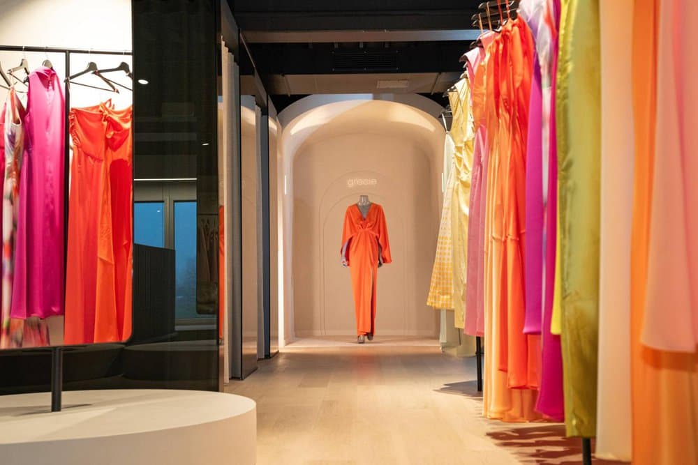 Gemaakt met liefde, gedragen met trots: hoe Grécie stijlvolle suitekledij op maat maakt