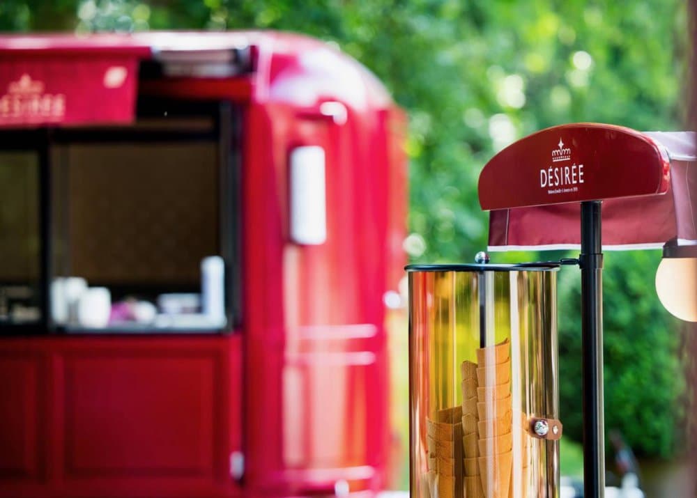 Wafels, oliebollen en authentieke lacquemants op je trouw met dessert foodtruck Désirée
