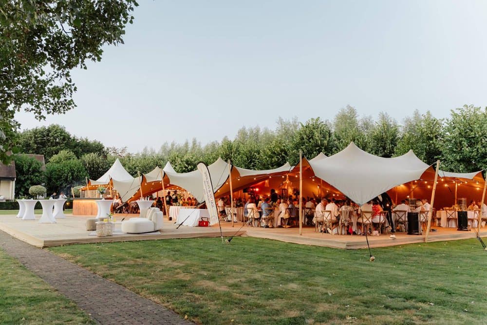 In deze 15 types feesttenten wil je trouwen (en feesten tot de ochtend!)