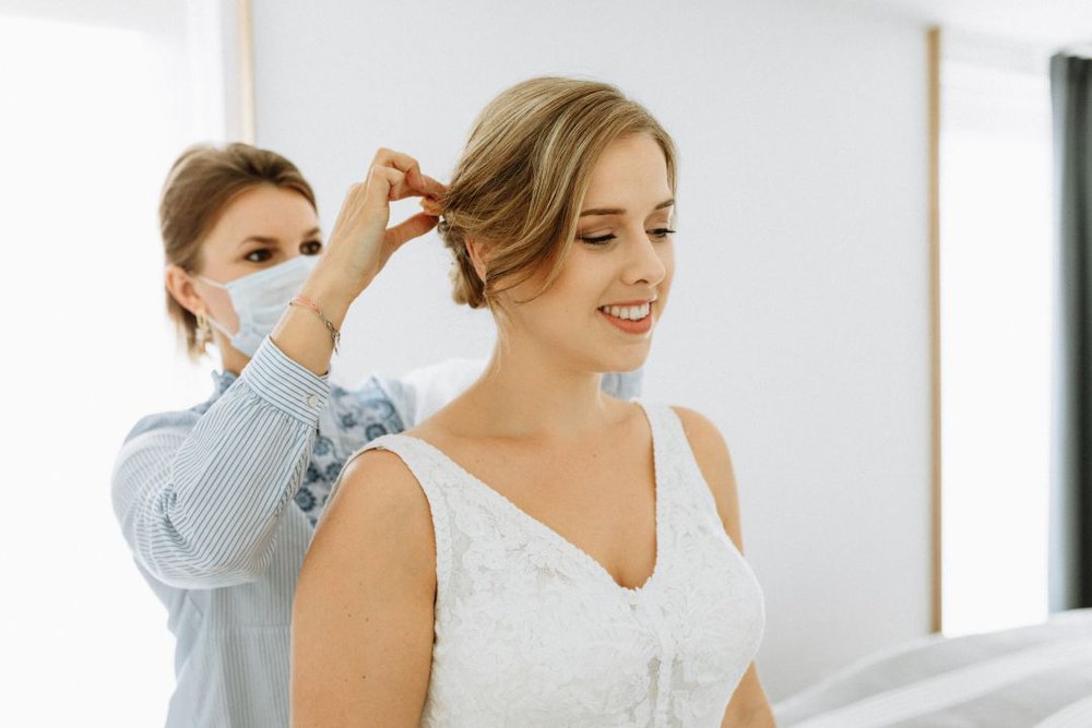 What unique wedding hairstyles suit me?