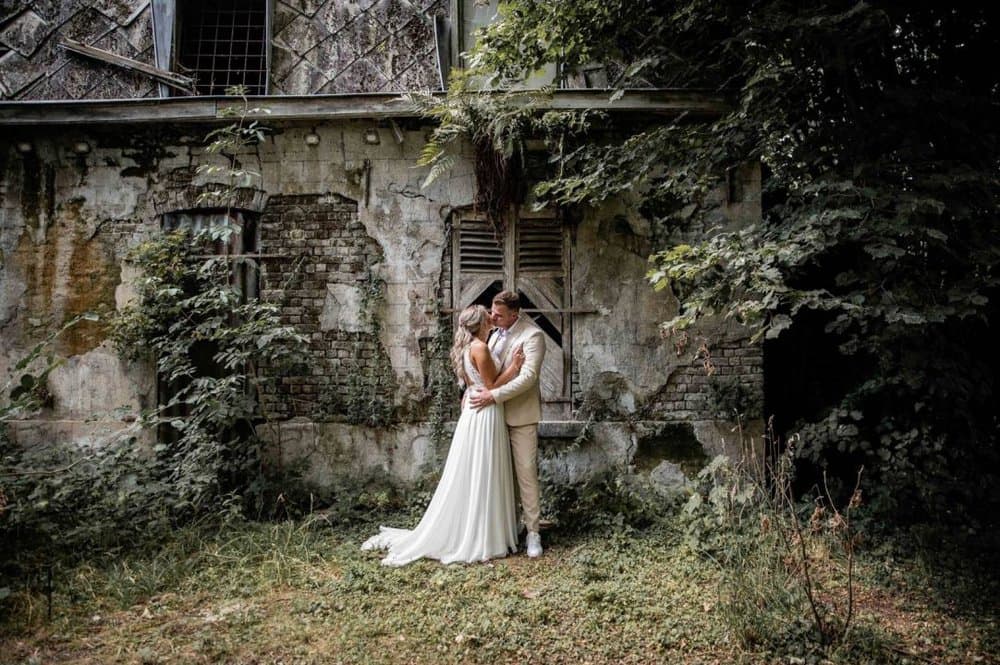 Avoid these 12 things in the week before your wedding