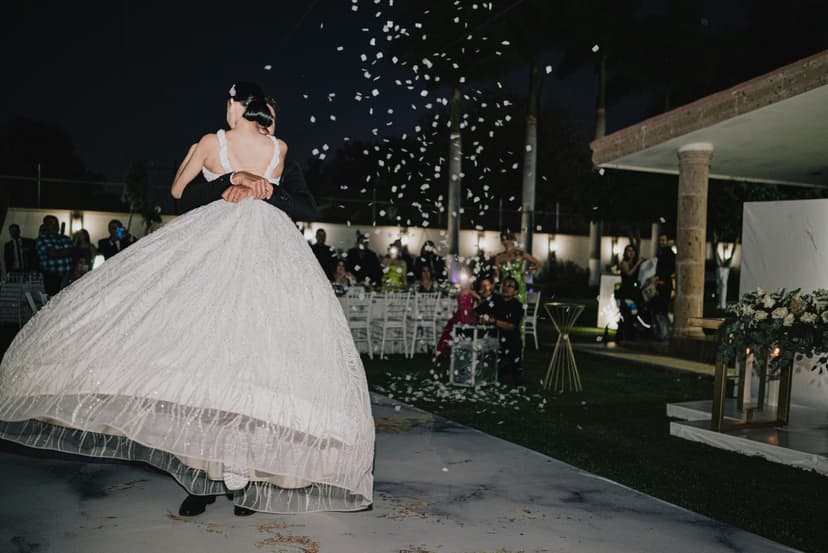 Dansschool: openingsdans leren