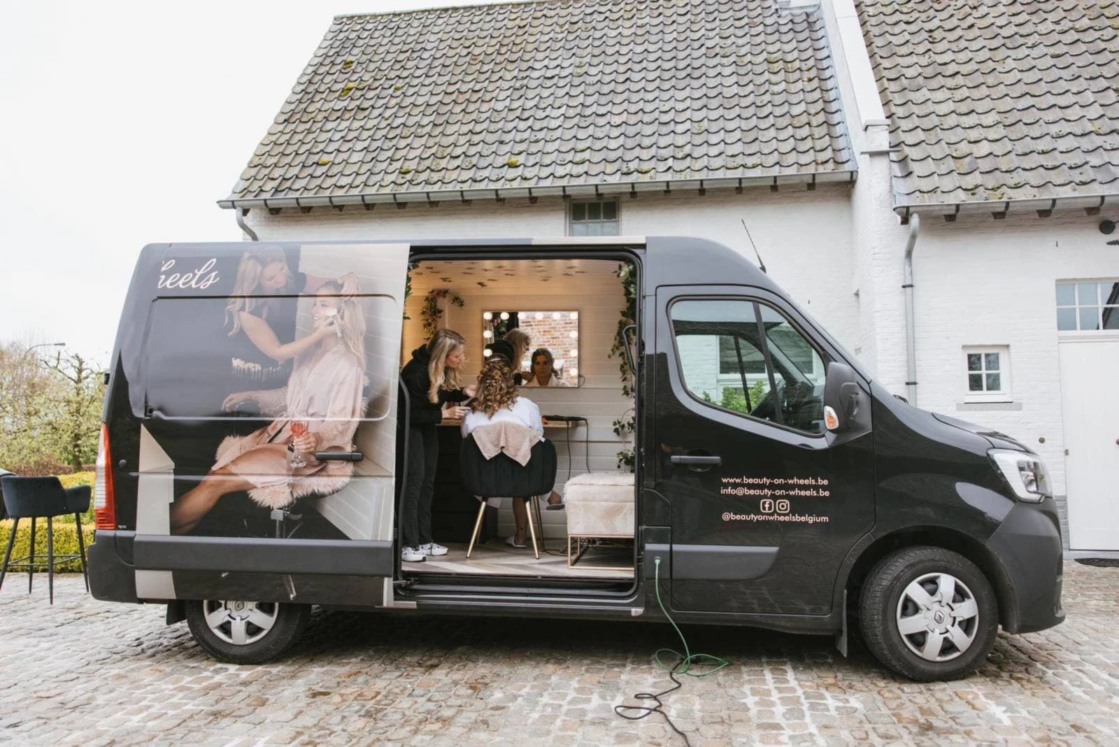 Beauty on Wheels - Image 1