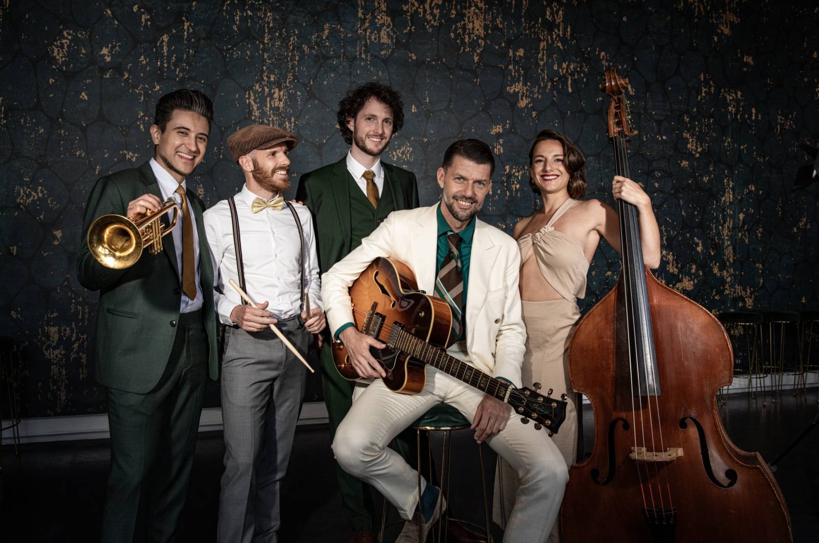 CREAM-COLORED-PONIES-COLOR-HIGH-RES-82