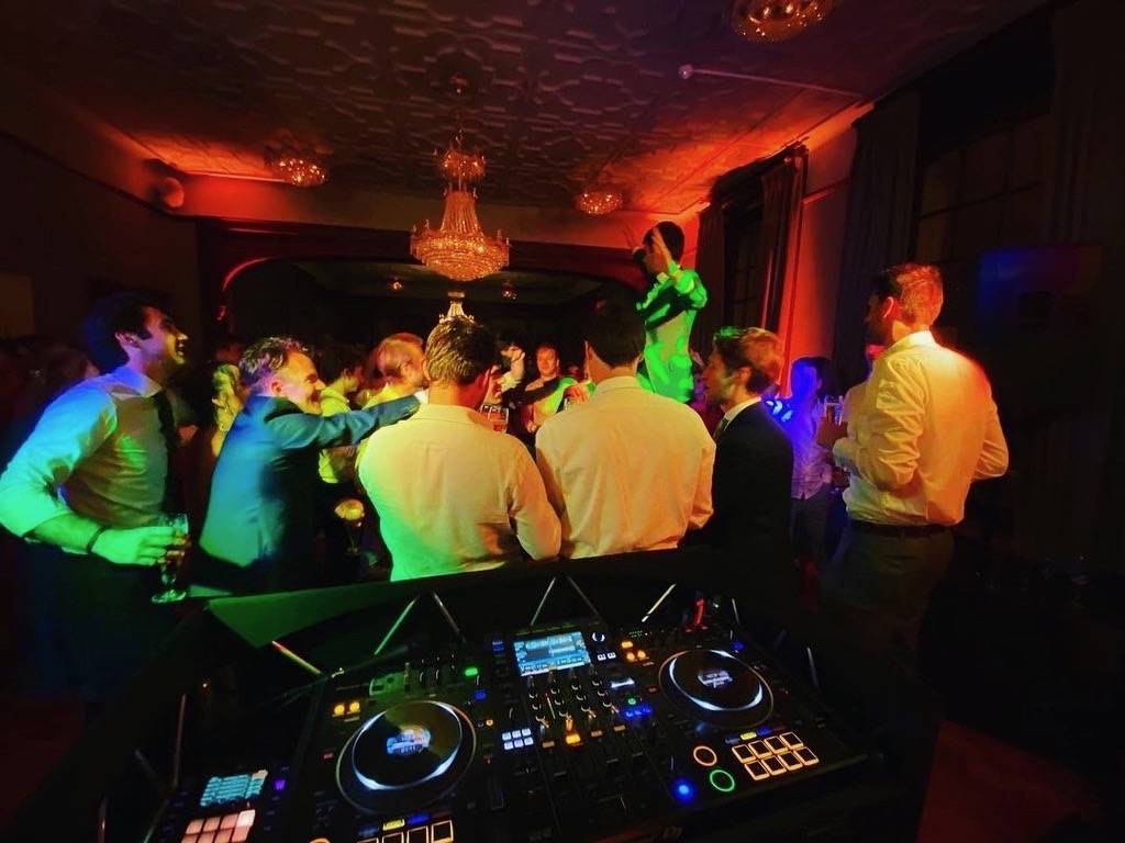 Jessevent - 4E26FEBF-9BF2-46A0-BA63-3B5E5C842CFE_1_105_c- House of Weddings