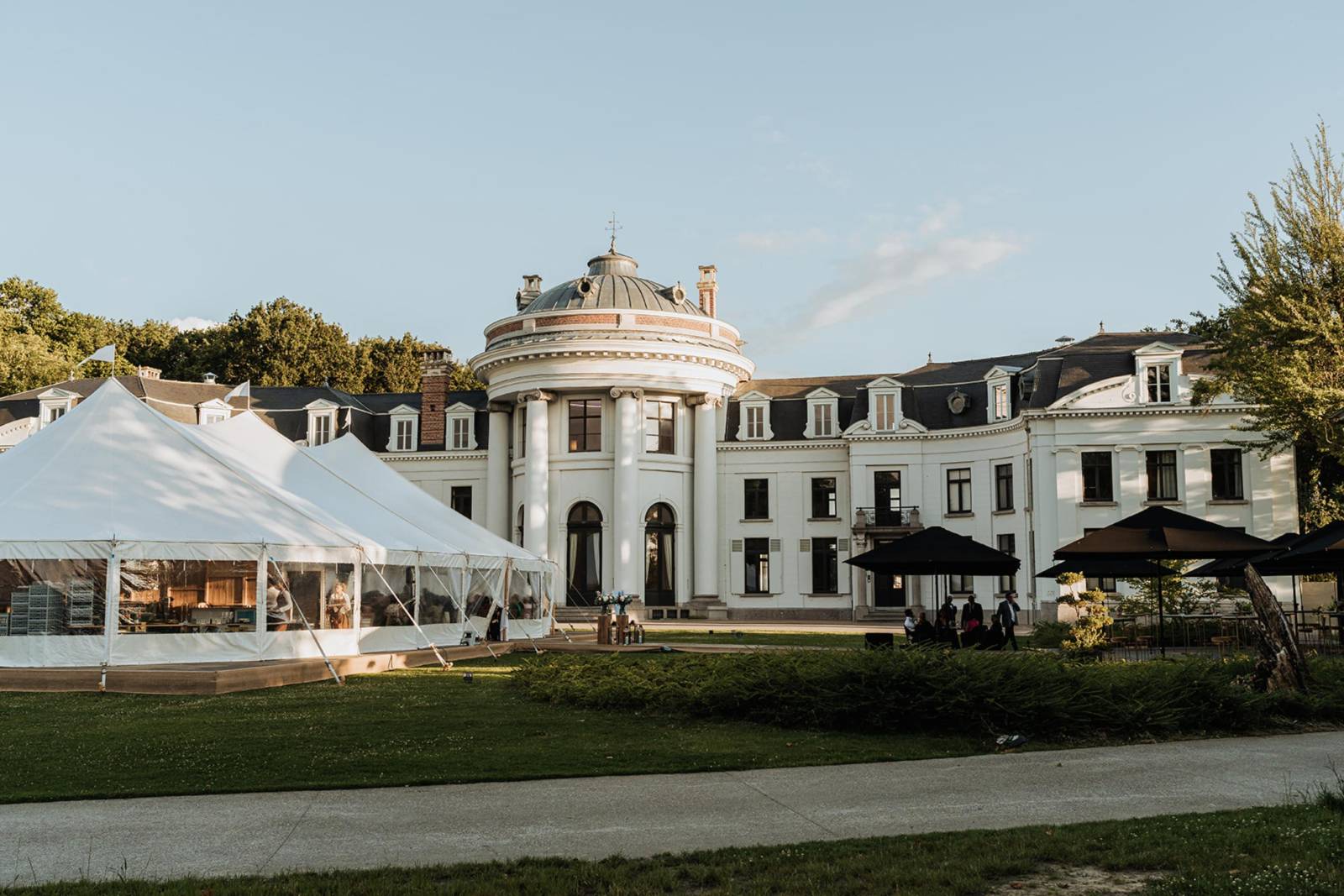 Stretched - LUX Visual Storytellers - Tenten - House of Weddings