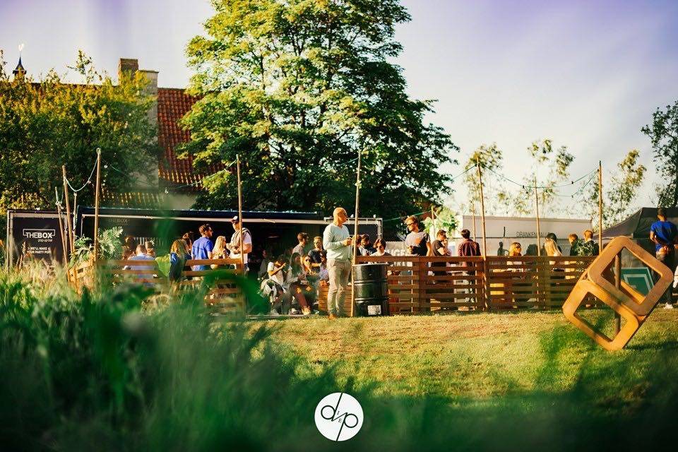 The Box Popup Bar | House of Weddings - 49