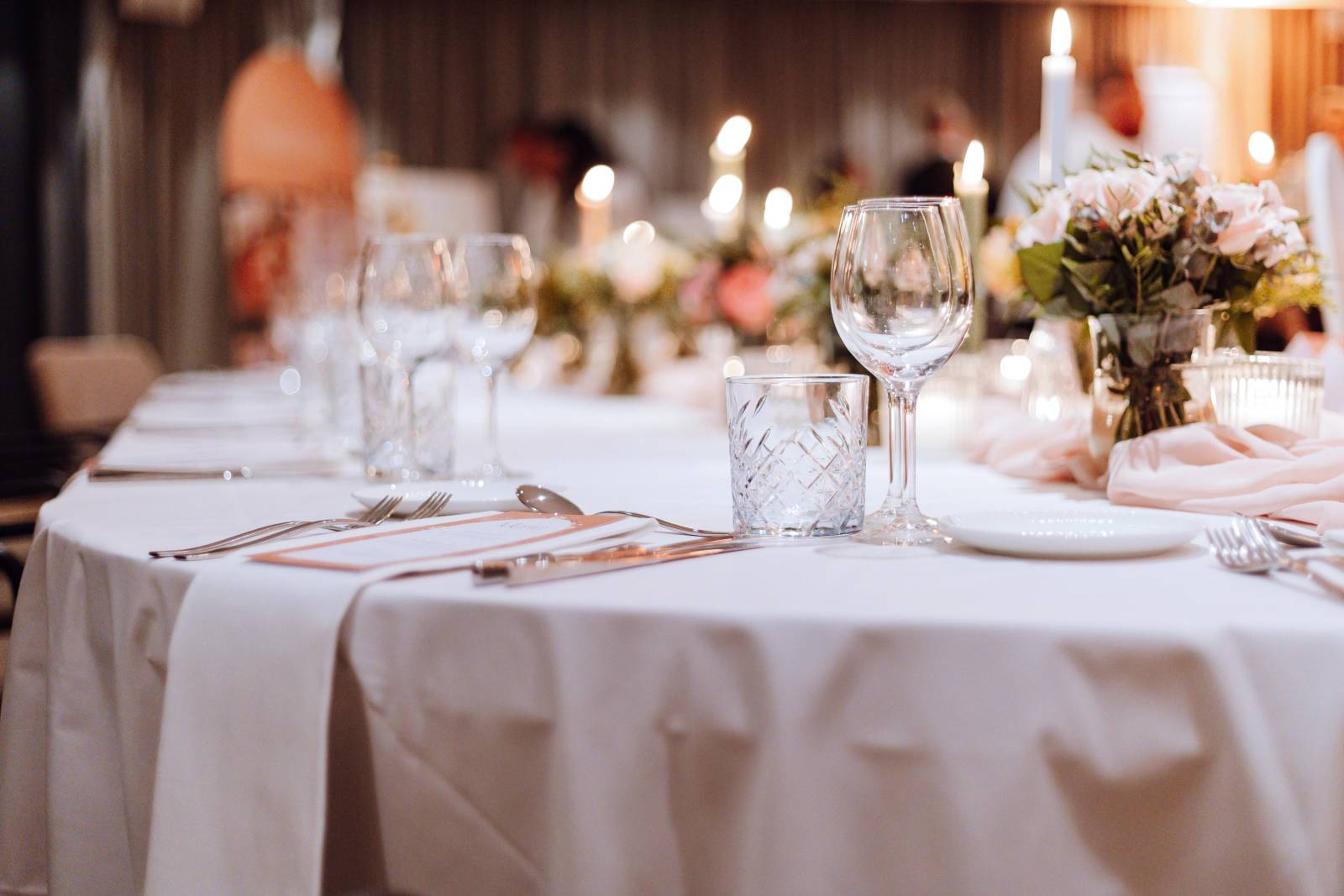 Van der Valk Hotel Beveren - Femke Vercauteren - Feestzaal - House of Weddings (6)