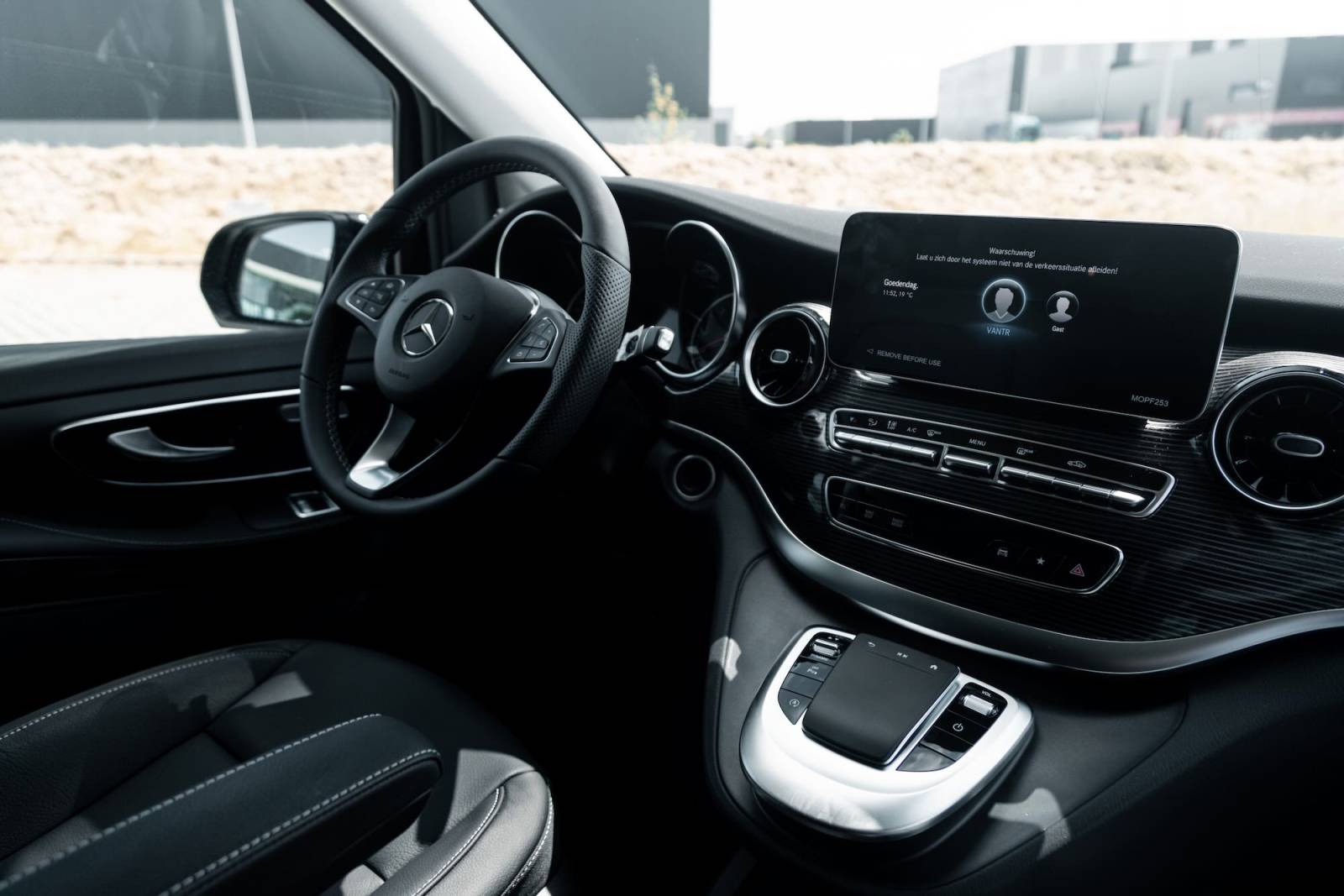 VANTR– eigen foto's – juwelen –  House of Weddings  - 14