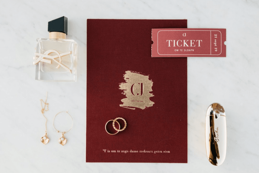 CiskaJimte-WPElegantEvents-FotograafMathiasHannes-DomeintEikennest-EnzoaniviaElsLucienneteIeper-CafeCostume-MaisonJulie-Picobello-Scarabar-JuwelierVandromme_27_9e748f6cb93ee006523e784053636a9d